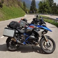 Motorcycle luggage carrier online